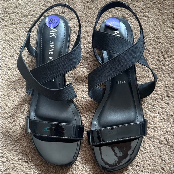 Anne Klein Glossy Black Strappy Sandals New Size 8 1/2 women’s - Picture 1 of 3